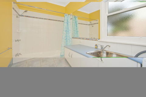 Anderson - Yamba Accommodation 4