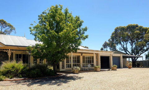 Angaston Lodge - Yamba Accommodation 0