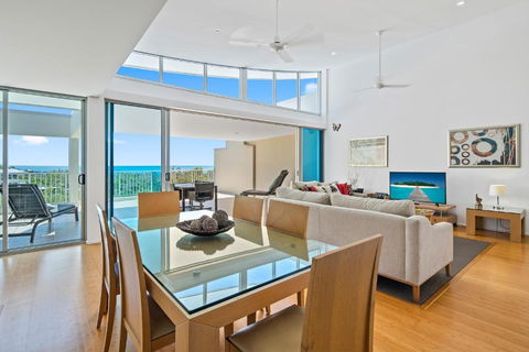 Airlie Beach Townhouse - Yamba Accommodation 0