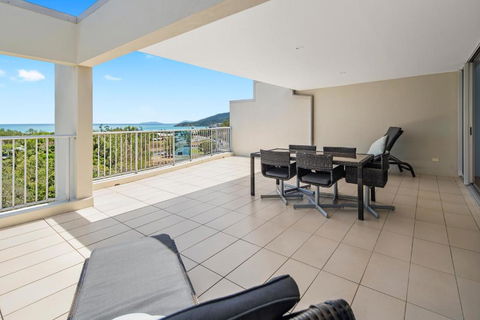 Airlie Beach Townhouse - Yamba Accommodation 4