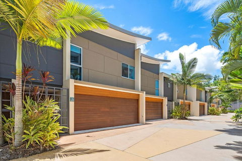 Airlie Beach Townhouse - Yamba Accommodation 3