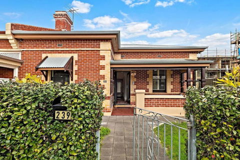 Azami - Charming Gilbert Cottage - Yamba Accommodation 0