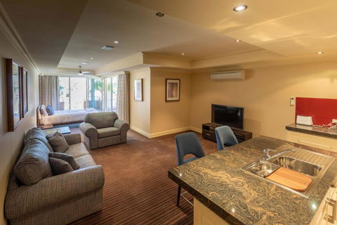Apartment 1, 9 River Lane, Mannum - Yamba Accommodation 4