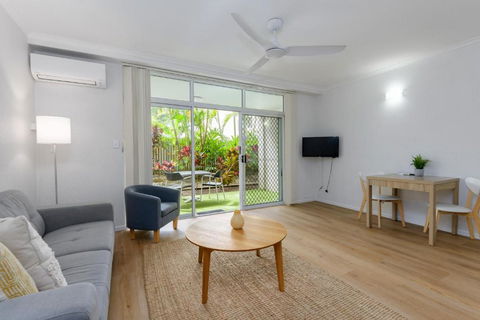 Apartment 4 At Palm Villas - Yamba Accommodation 2
