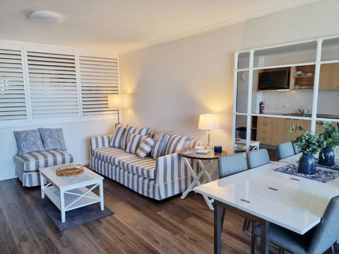 Apartment At The Entrance - Yamba Accommodation 1