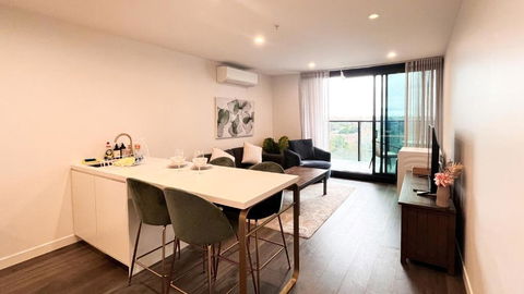 Apartment Next To Public Station, BoxHill Central, 2 Bedrooms, Free Parking And Wifi - Yamba Accommodation 1