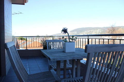 Apartment On Star Unit 2 - Yamba Accommodation 4