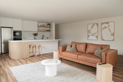 Apartment Two - Apartments On Gavan - Yamba Accommodation 0