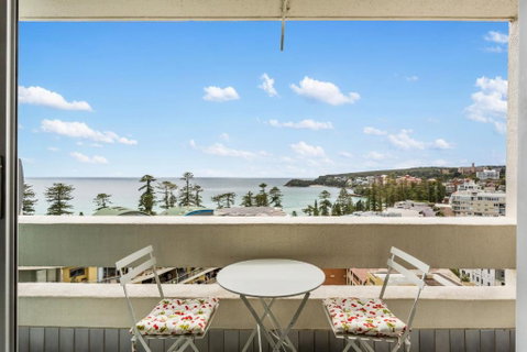 Apartment With Pool Access A Minute To The Beach - Yamba Accommodation 2