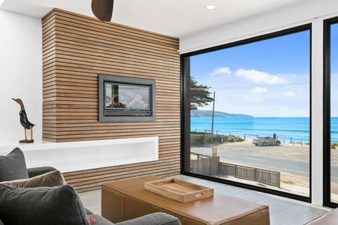 Apollo Bay Beach House - Yamba Accommodation 0
