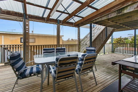 Apollo Bay Hideaway 5 Minute Walk To The Beach - Yamba Accommodation 4