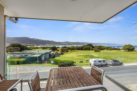 Apollo Blue 14 - Yamba Accommodation 1