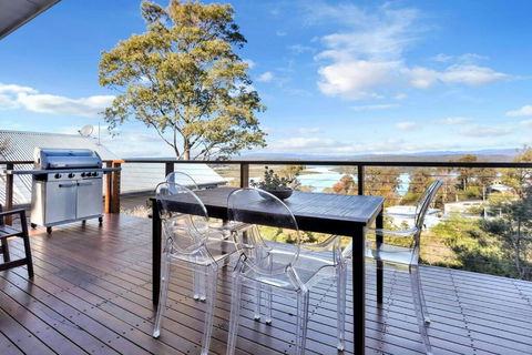 Aqua La Vista - 4 Bedroom Pet Friendly House - Yamba Accommodation 1