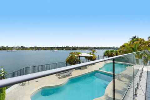 Aqua Linea 3 Noosa Parade 82 - Yamba Accommodation 2