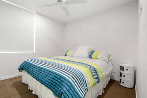 Aquaview Unit 604, 29 Canberra Tce, Kings Beach - Yamba Accommodation 2
