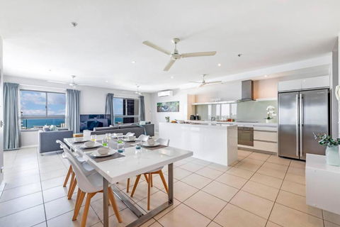 Arafura Edge - Resort Living And Breathtaking Views - Yamba Accommodation 3
