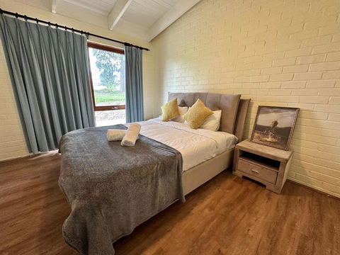 Arcadia Stunning Manor Tennis & Pool & Hottub - Yamba Accommodation 4