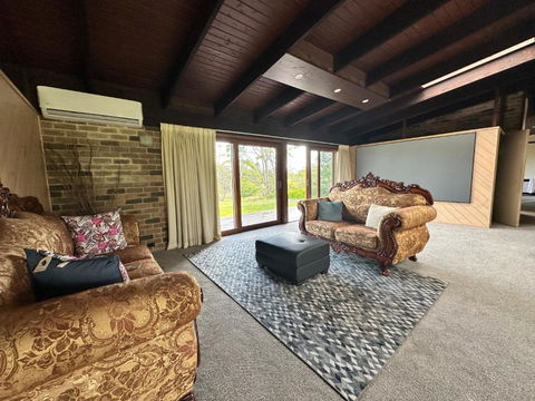 Arcadia Stunning Manor Tennis & Pool & Hottub - Yamba Accommodation 1