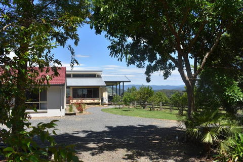 Arcadia Views - Yamba Accommodation 0