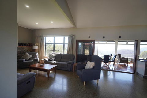 Arcadia Views - Yamba Accommodation 3