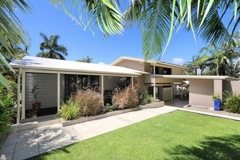 Archies Beach Abode - Yamba Accommodation 0