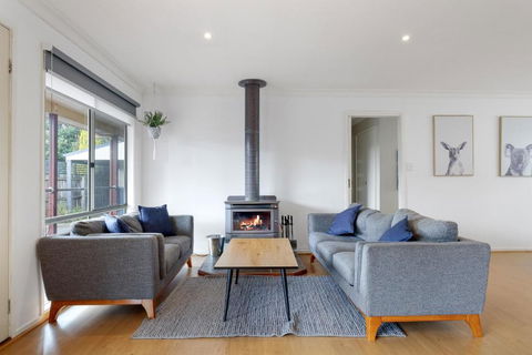 Area 51 By Ready Set Stay - BYO LINEN & TOWELS - Yamba Accommodation 0