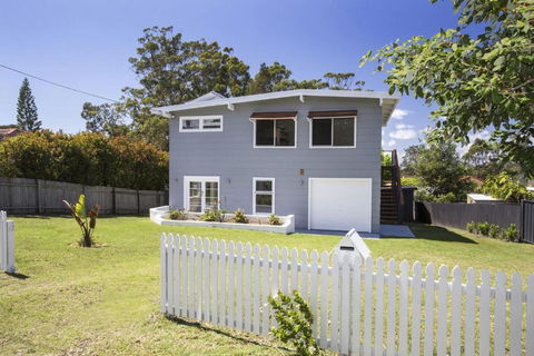 Arthurs Mollymook - Yamba Accommodation 0