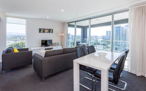 Artique Surfers Paradise - Official - Yamba Accommodation 3