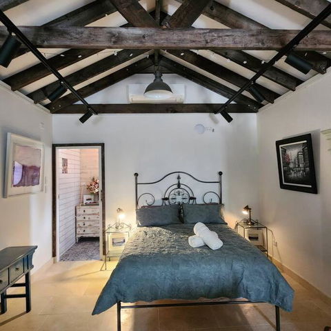 Artistic Private Studio, Parramatta - Yamba Accommodation 0