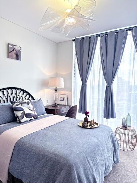 Artistic Sunroom In Granville - Yamba Accommodation 0