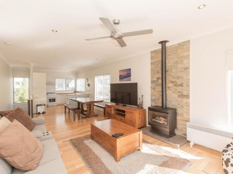 Aspect 1 8a Poley Cow Lane - Yamba Accommodation 0
