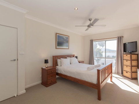 Aspect 1 8a Poley Cow Lane - Yamba Accommodation 4