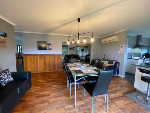 At HOME On HOLMES - Yamba Accommodation 2