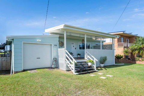 At The Beach Brooms Head-LJHooker Yamba - Yamba Accommodation 0