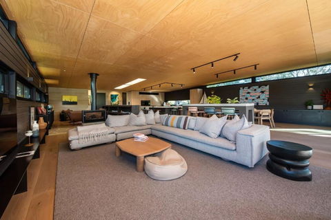 Atlas Retreat - Yamba Accommodation 2