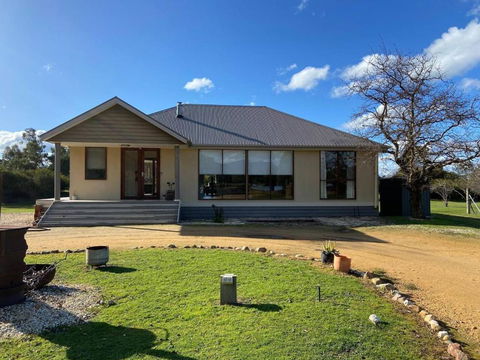 Aurora Cottages - Bellfield - Yamba Accommodation 0