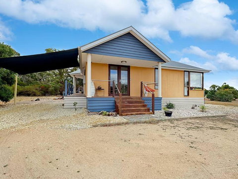 Aurora Cottages - Mountain View - Yamba Accommodation 2