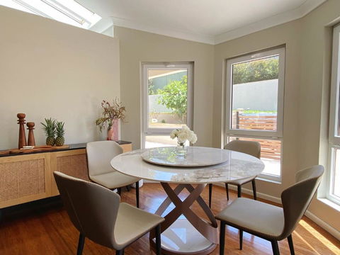 Aussie Escape Poolside Comfort And Relaxation - Yamba Accommodation 4