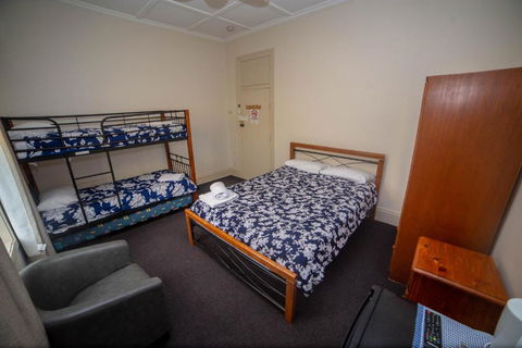 Australian Hotel - Yamba Accommodation 1