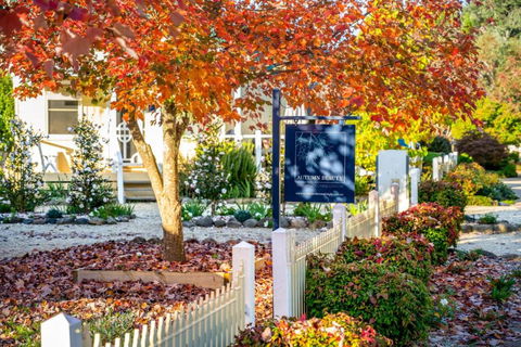 Autumn Beauty - Mountain View Cottage 3 - Yamba Accommodation 1