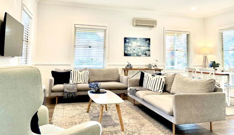 Autumn Beauty - Mountain View Cottage 3 - Yamba Accommodation 4