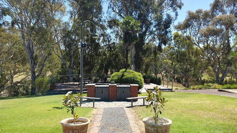 Avoca Cottages VICTORIA - Yamba Accommodation 0