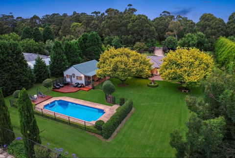 Avonlea, Bowral, Southern Highlands - Yamba Accommodation 0