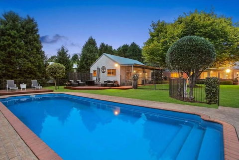 Avonlea, Bowral, Southern Highlands - Yamba Accommodation 4