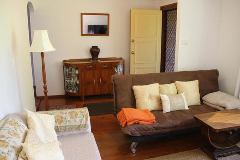 Azalea Cottage, Leura NSW Australia - Yamba Accommodation 2
