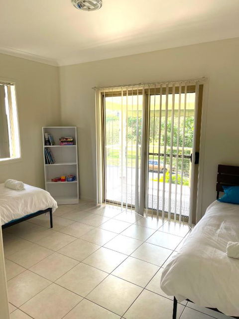 Azalea Grove - Family Or Friends Getaway - Yamba Accommodation 4