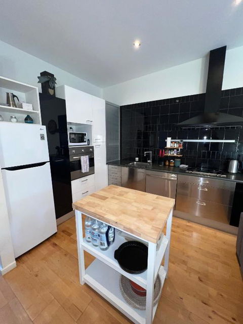 Ascot Vale - Lovely 2 Bedroom Townhouse Close To Everything! - Yamba Accommodation 2