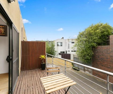 Ascot Vale - Lovely 2 Bedroom Townhouse Close To Everything! - Yamba Accommodation 4