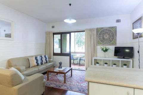 B2 Crawley Apartment 1 BRM & Sleepout Near UWA - Yamba Accommodation 3