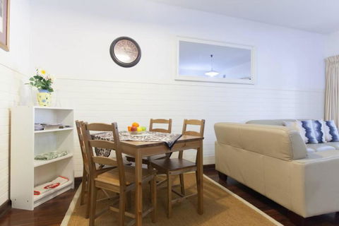 B2 Crawley Apartment 1 BRM & Sleepout Near UWA - Yamba Accommodation 4